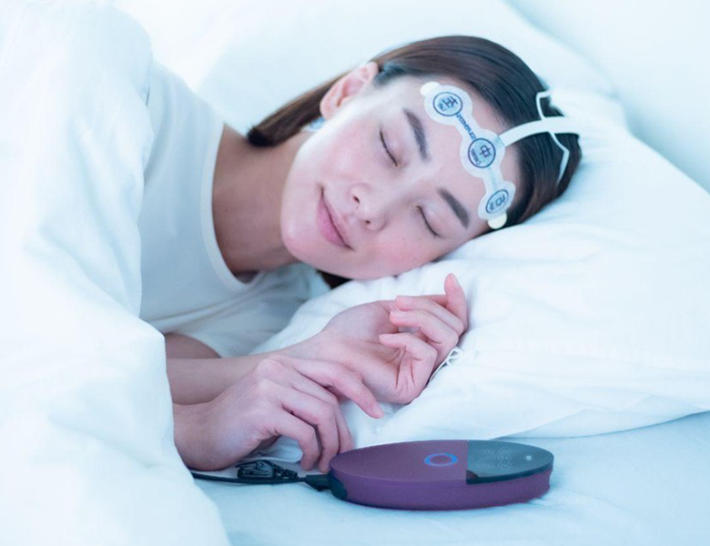 東京の歯医者、高輪歯科の睡眠歯科医療サービス、オーラルスリープ™で、睡眠脳波計測