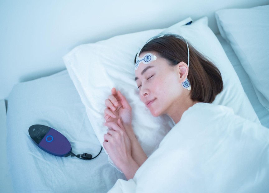 東京の歯医者、高輪歯科の睡眠歯科医療サービス、オーラルスリープ™の睡眠脳波計測